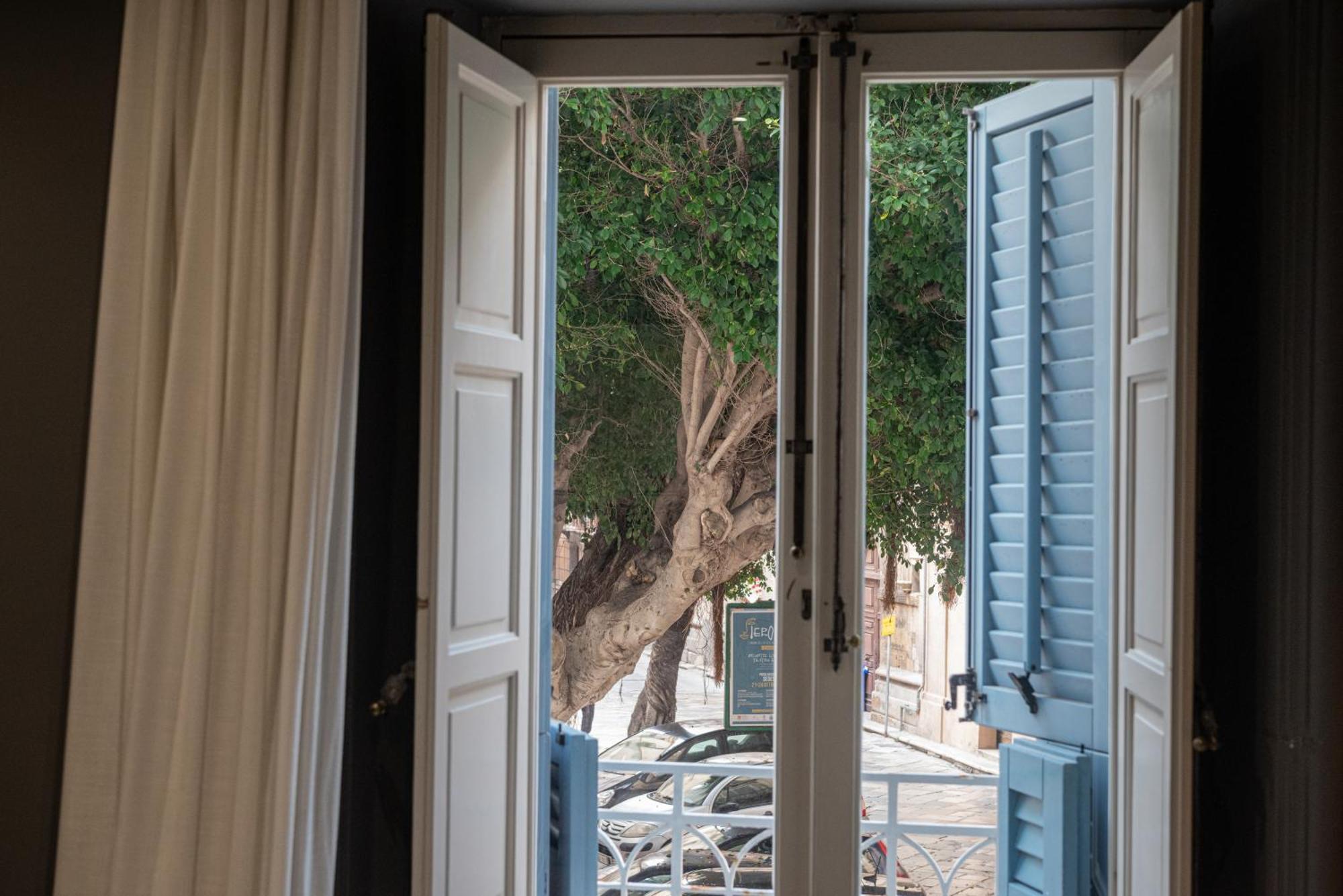 Zibibbo Suites & Rooms - Aparthotel In Centro Storico A Trapani Exterior photo