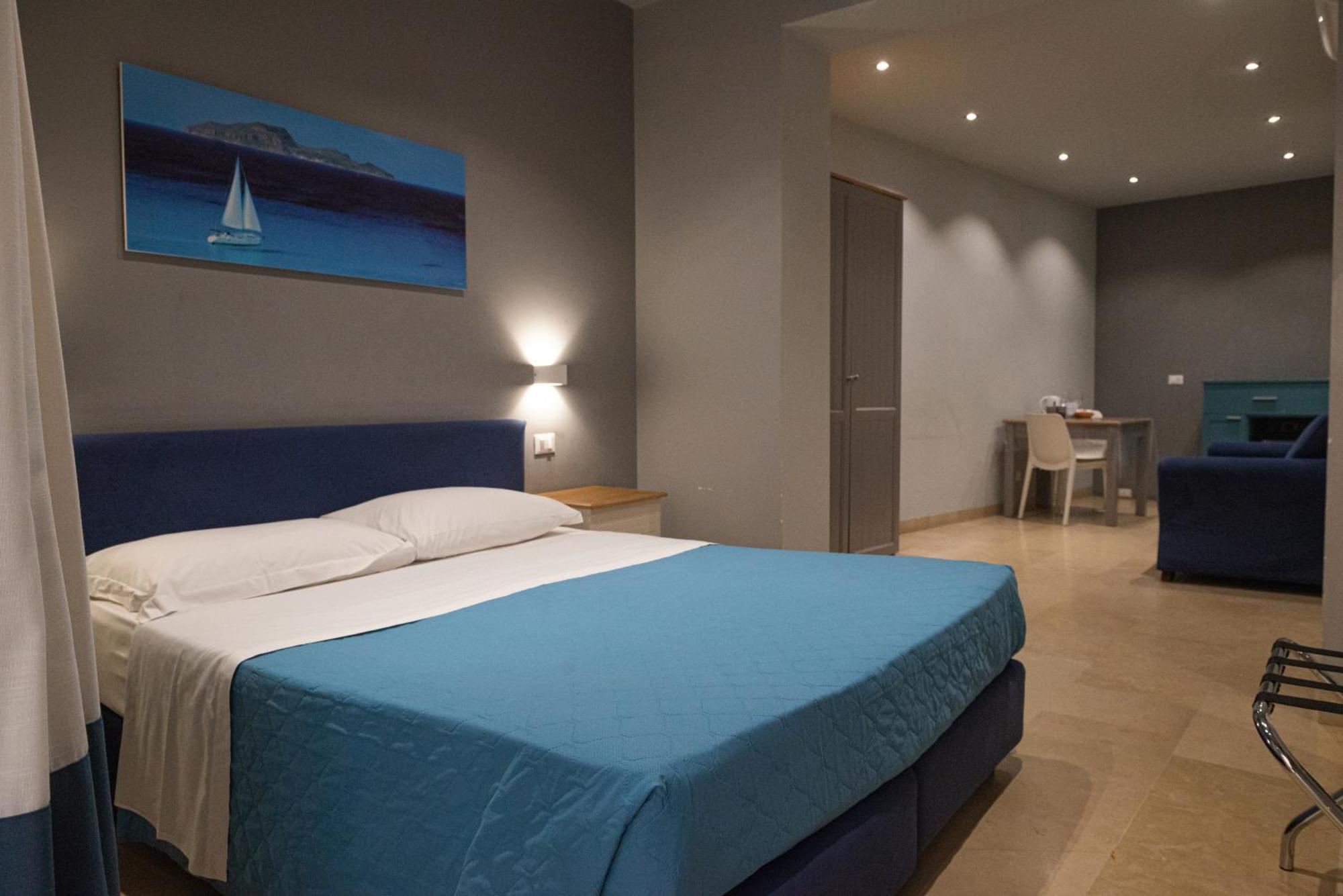 Zibibbo Suites & Rooms - Aparthotel In Centro Storico A Trapani Exterior photo