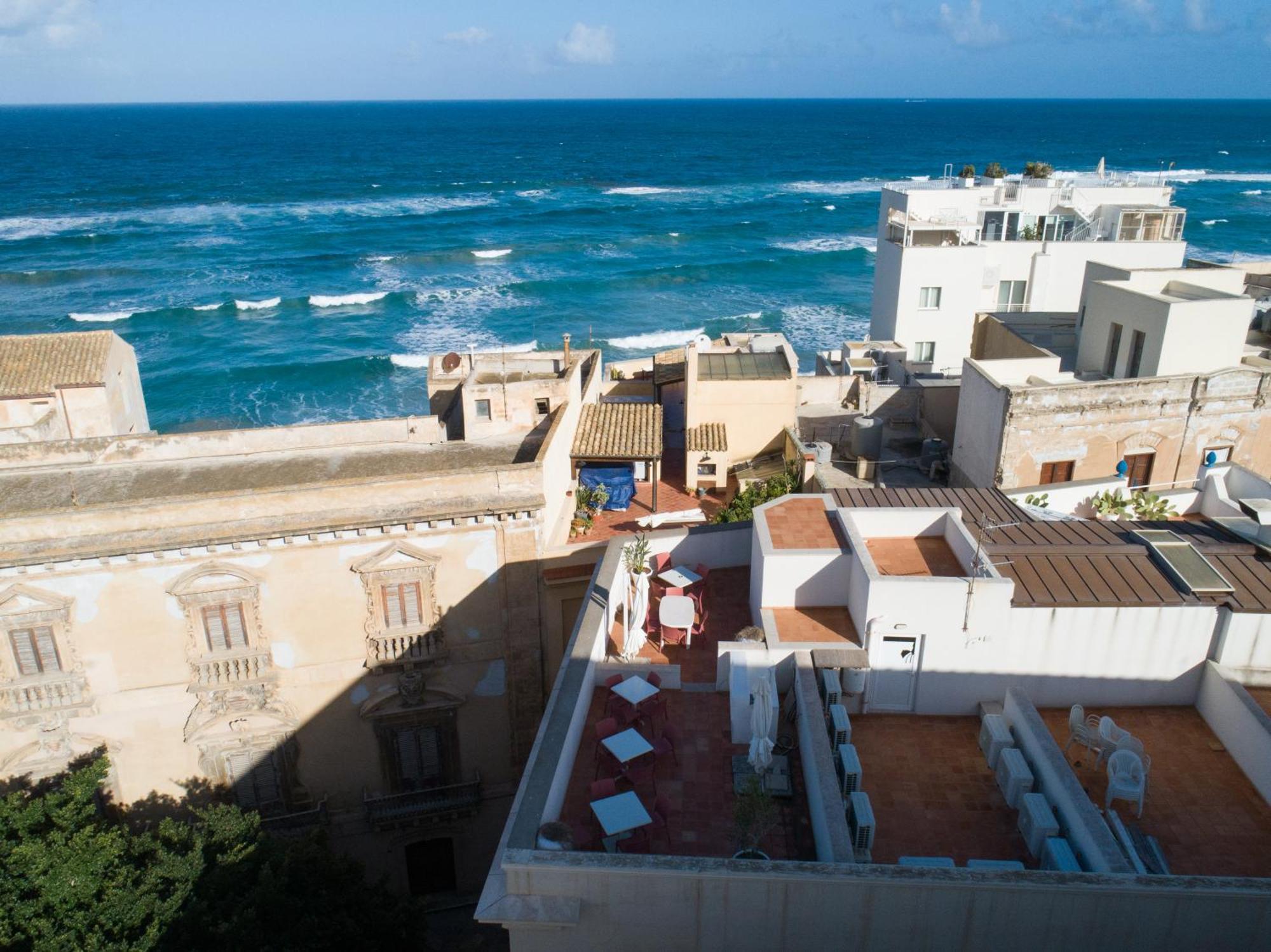 Zibibbo Suites & Rooms - Aparthotel In Centro Storico A Trapani Exterior photo